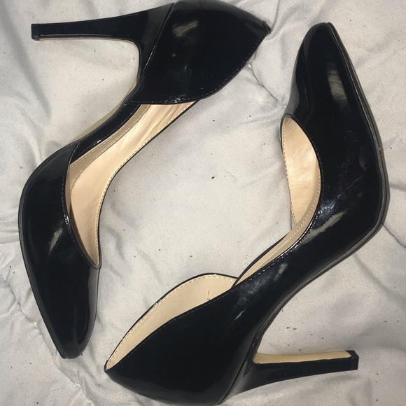 BCBGeneration Shoes - BOGO FREE⚡️Black BCBG pointed toe heels size 6